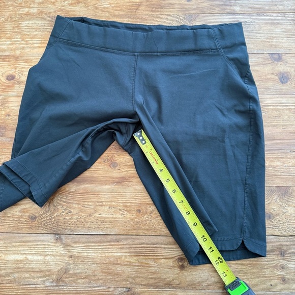Columbia Women's Black Performance Athletic Workout Gym Stretch Shorts XL‎ GUC - Picture 6 of 9